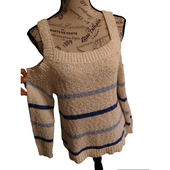 Cupcakes and cashmere cold shoulder sweater Nwt Sm Boho Beachy Feminine - Picture 1 of 11